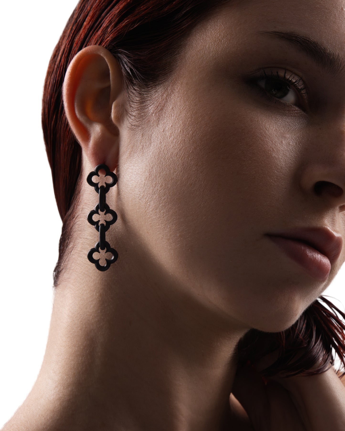 LA FLEUR LONG BLACK EARRINGS